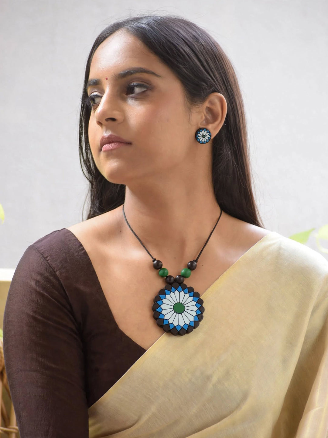 Antique Gold Toned Multicolor Circular Shape Floral Design Pendant Terracotta Medium Necklace Set