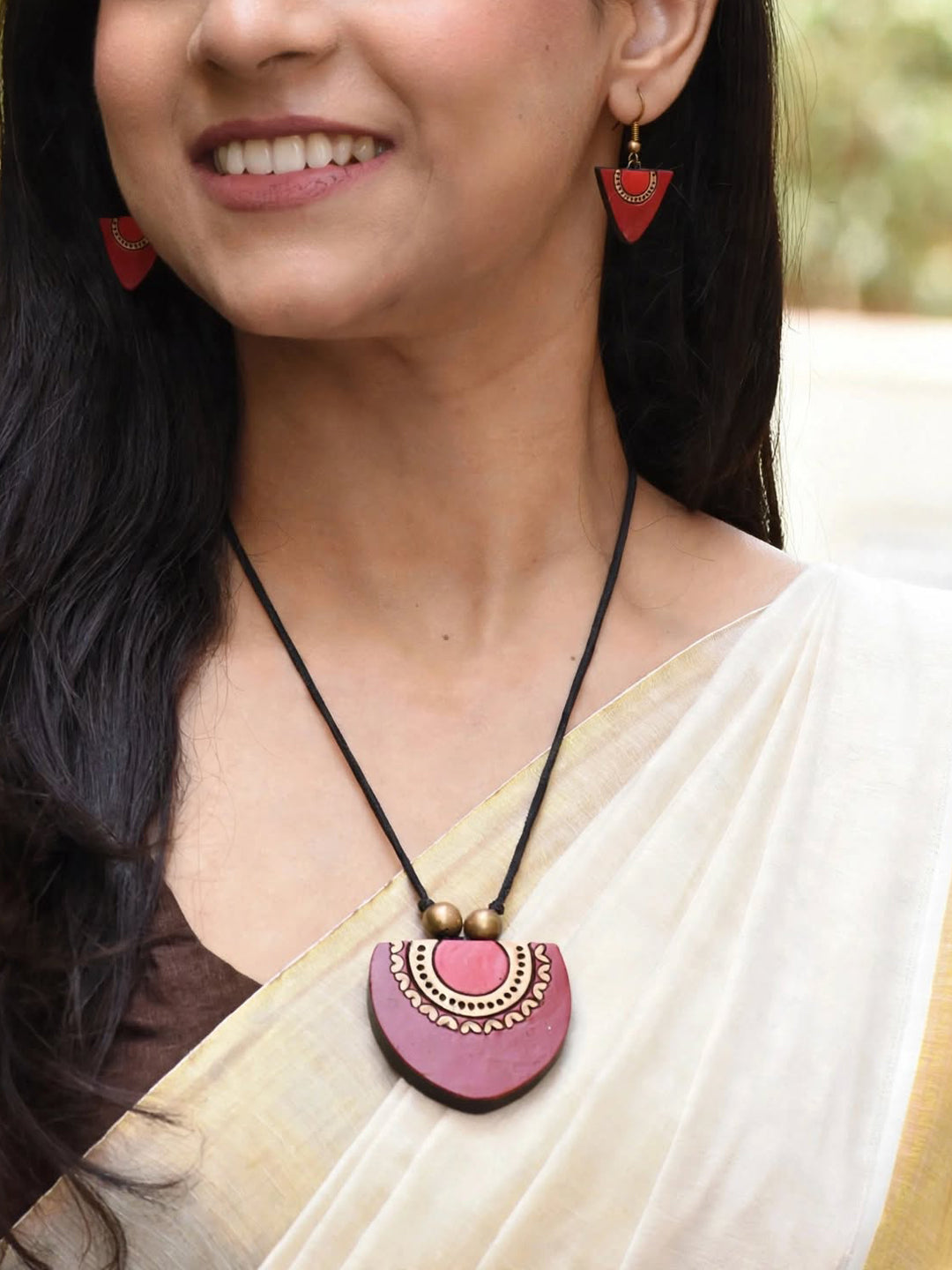 Antique Gold Toned Red And Brown Color Geometric Design Pendant Terracotta Medium Necklace Set