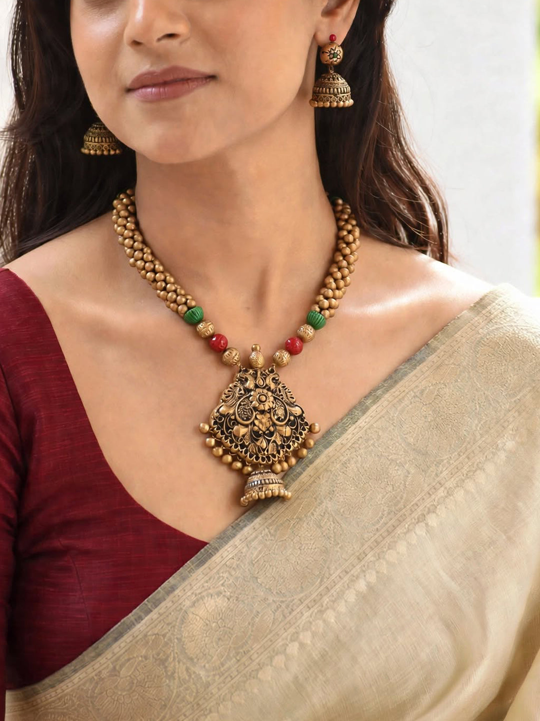 Antique Gold Toned Floral Design Pendant Thussi Model Medium Handmade Terracotta Necklace Set