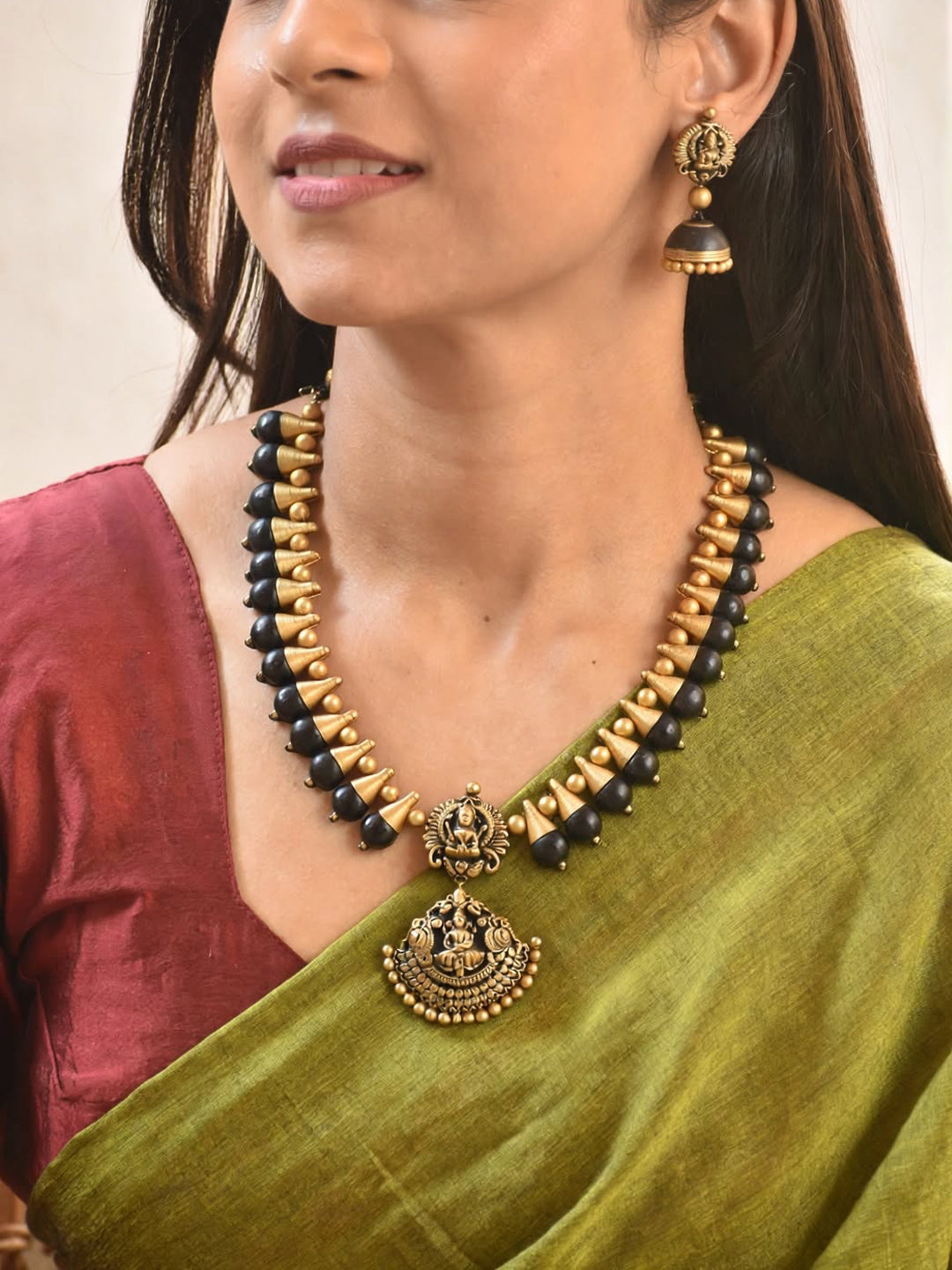 Lakshmi Design Hand Painted Terracotta Jewellery Set