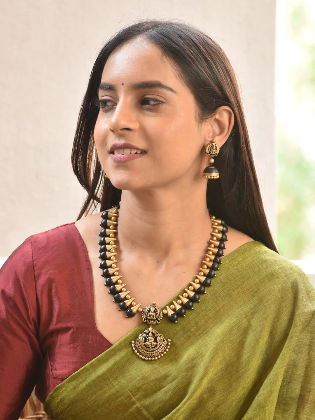 Lakshmi Design Hand Painted Terracotta Jewellery Set