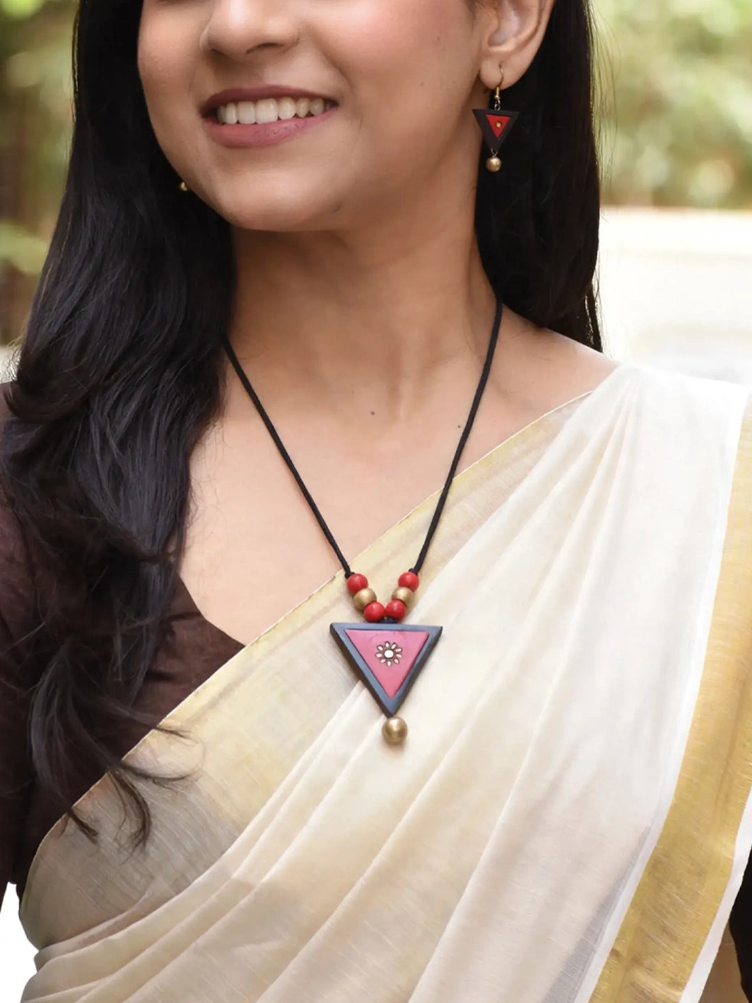 Antique Gold Toned Triangle Design Pendant Red And Black Color Beads Terracotta Necklace Set