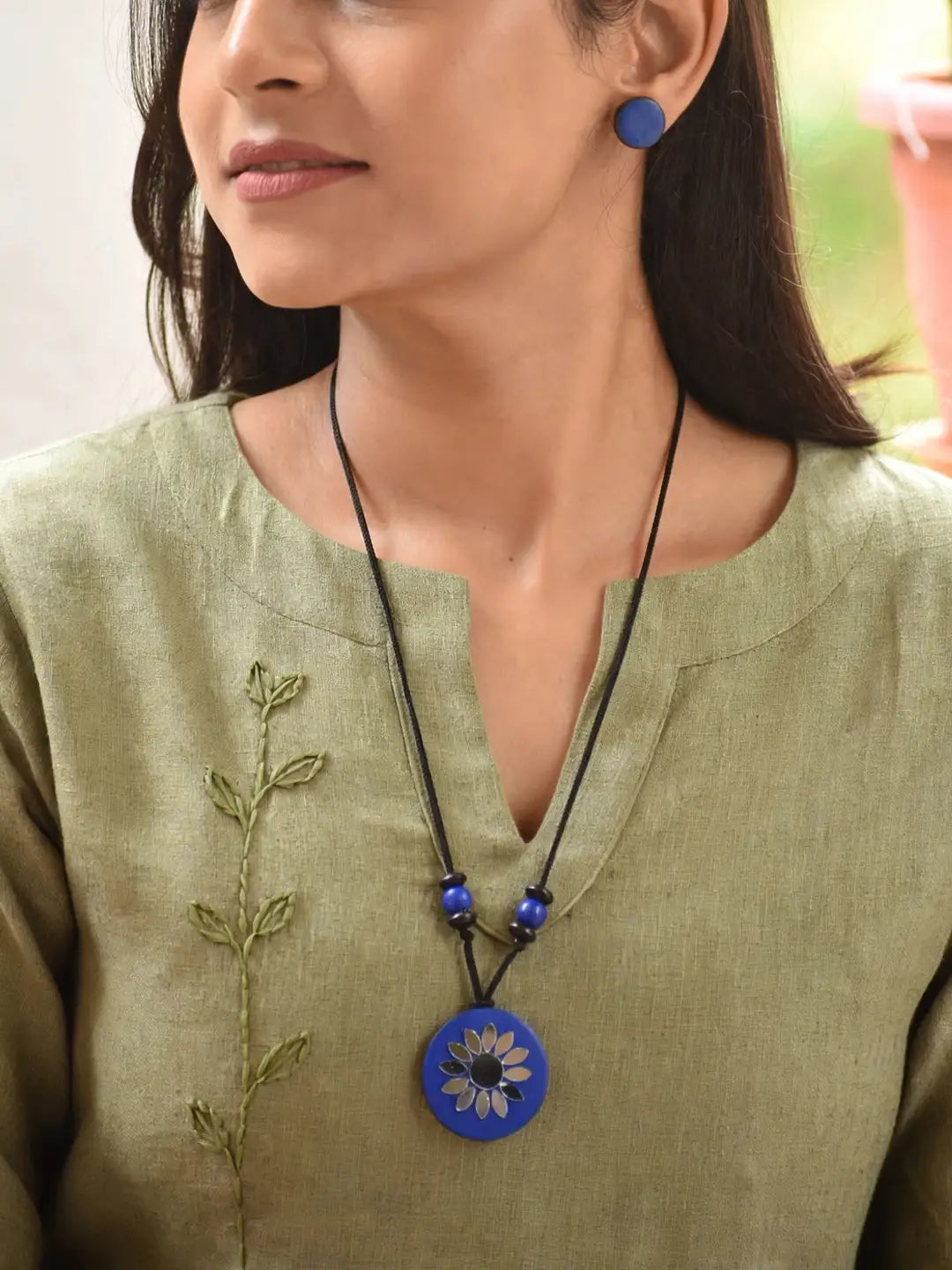 Blue Circular Shape Mirror Design Work Minimalistic Handmade Terracotta Necklace Set