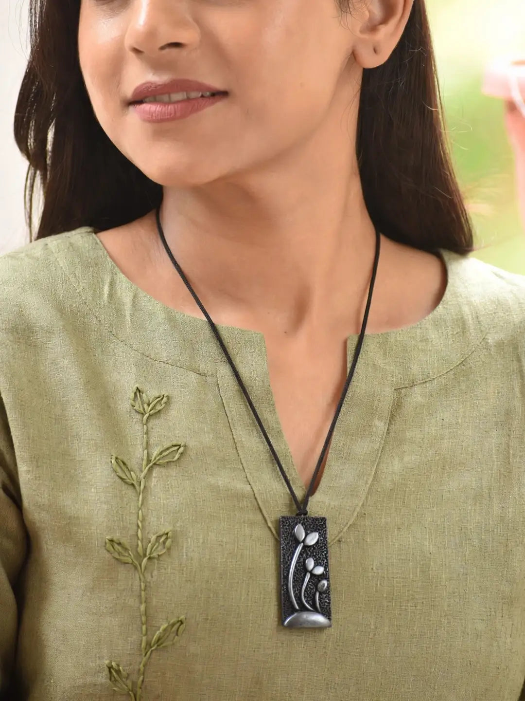 Leaf engraved rectangular design handmade terracotta necklace in Silver and Black