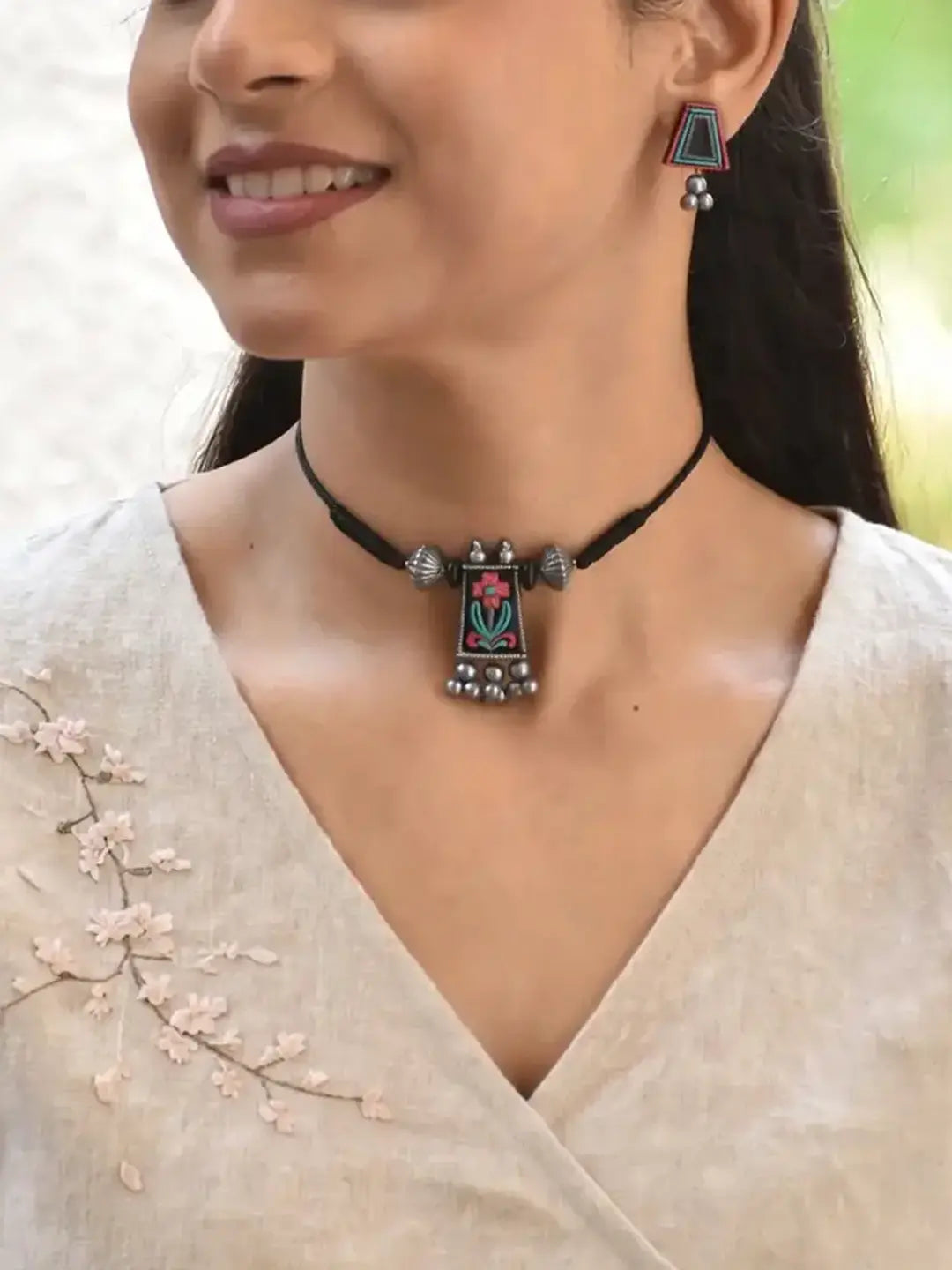 Quadrilateral Pink Blue Black Silver Floral Design Minimalistic Terracotta Necklace Set