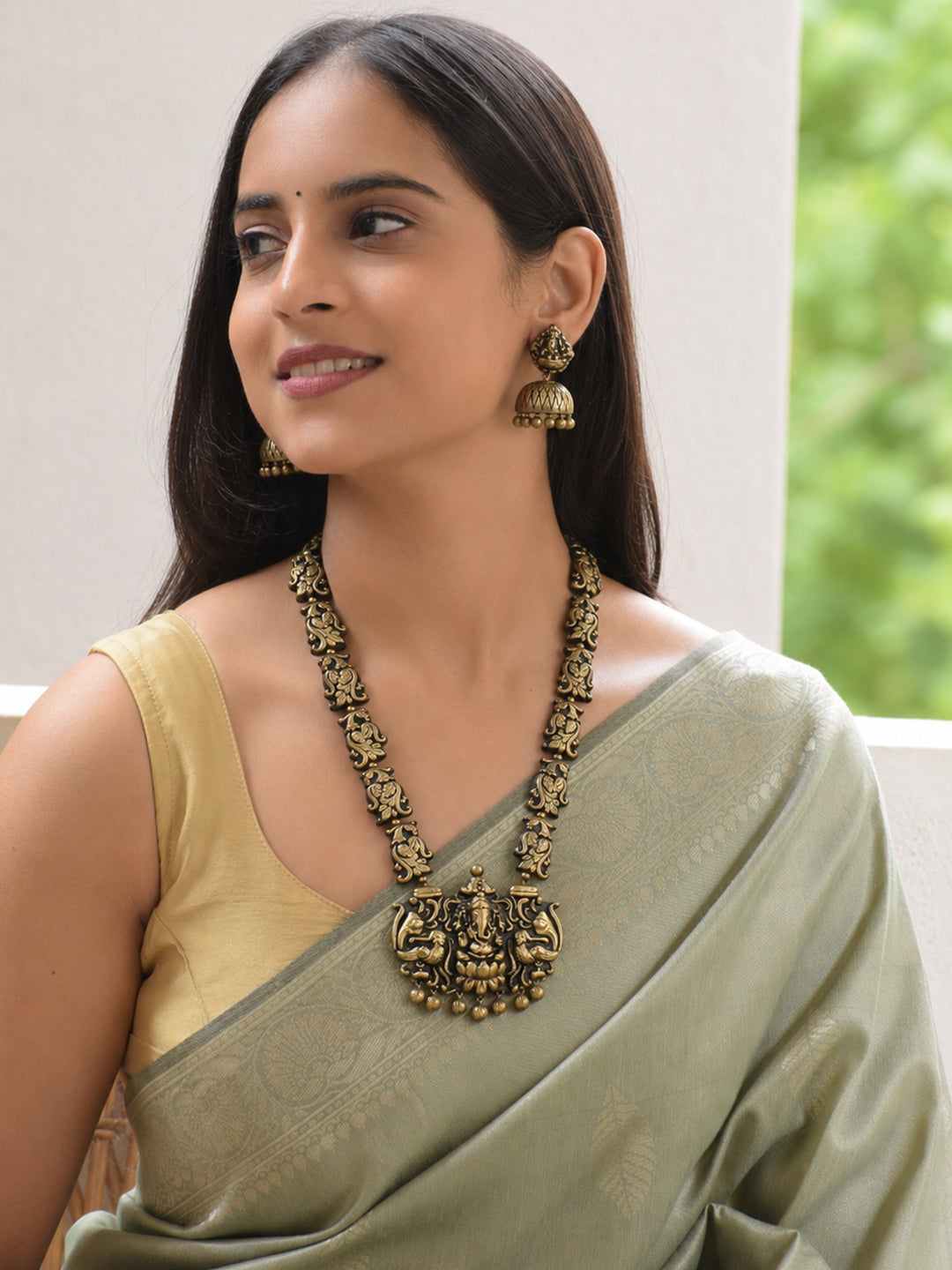Vakratunda — Ganesha Design Hand Painted Finish Terracotta Jewelry Set