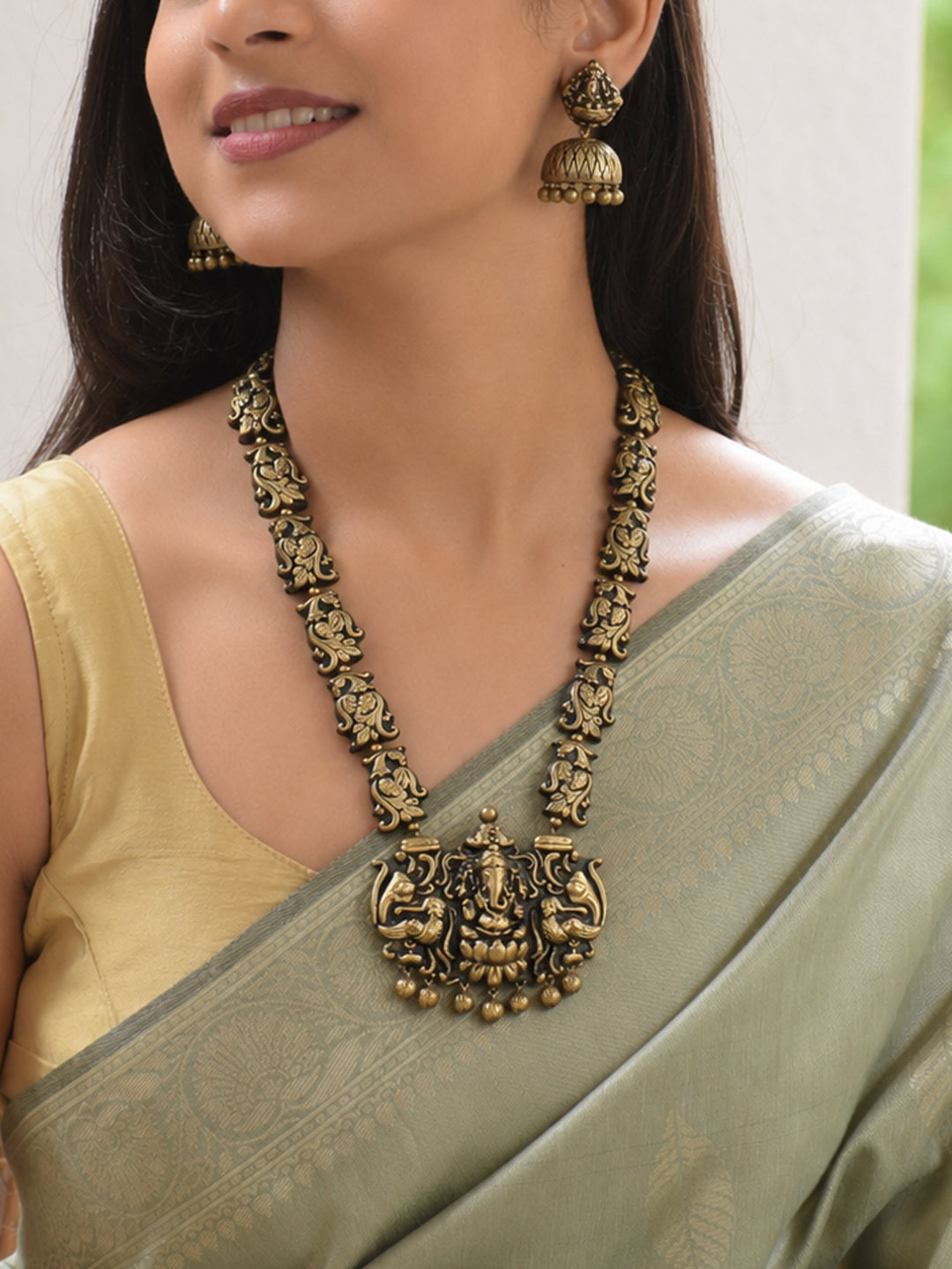 Vakratunda — Ganesha Design Hand Painted Finish Terracotta Jewelry Set