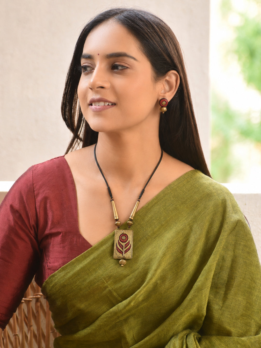 Vilasini — Flower Design Hand Painted Terracotta Jewellery Set