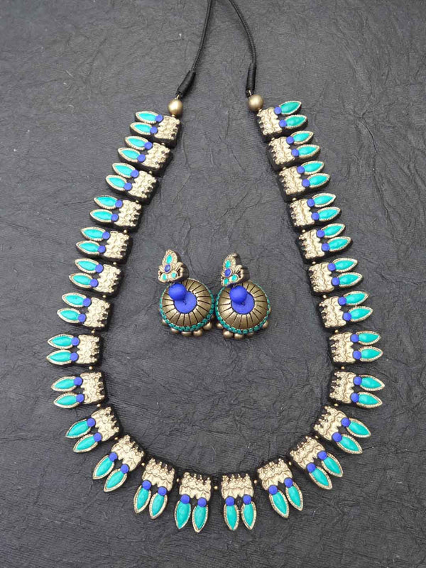 Antique Gold Toned Leaf Design Blue And Turquoise Color Long Handmade Terracotta Necklace Set