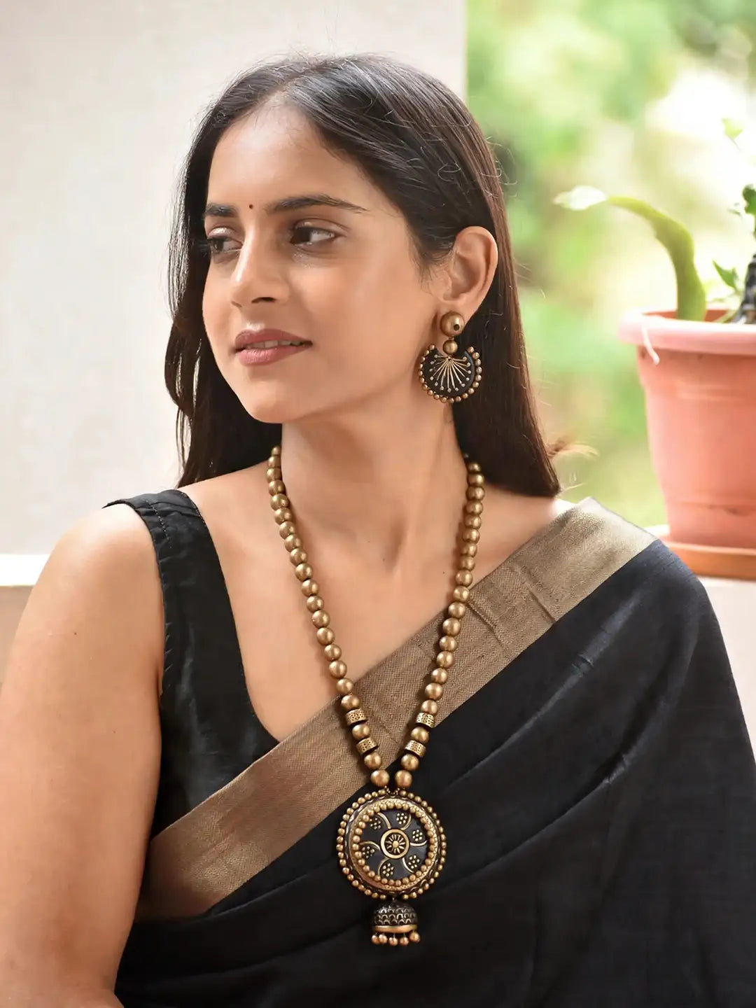 Circular Design Hand Painted Terracotta Jewellery Set