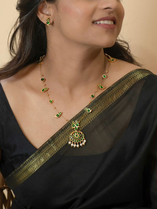 Premium Gold Finish Green Single Layer Kemp Stones Necklace Set