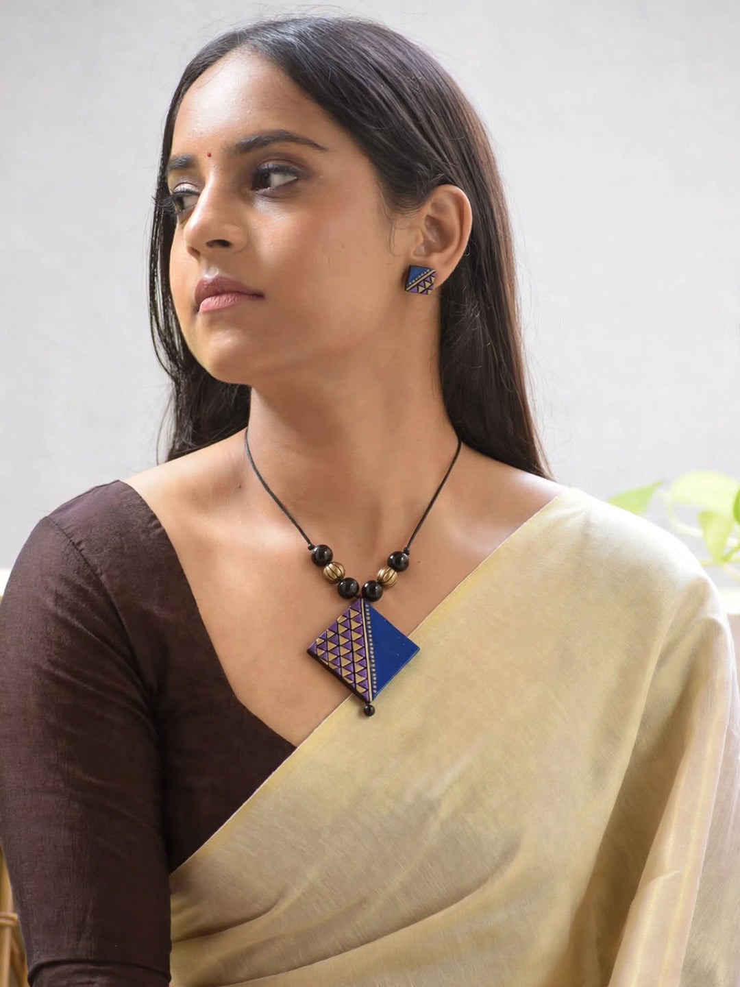 Nayra – Handmade Blue Geometric Pendant Necklace Set