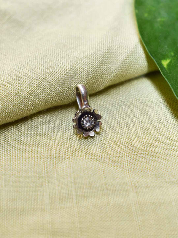 Silver Plated Floral Design With White Color Stone Clip On Nose Pin