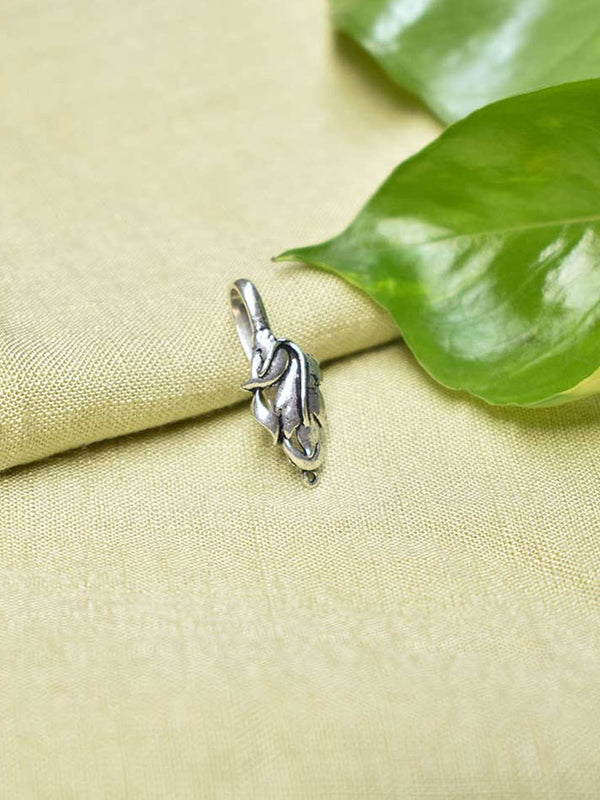 Silver Plated Leaf Design Clip On Nose Pin