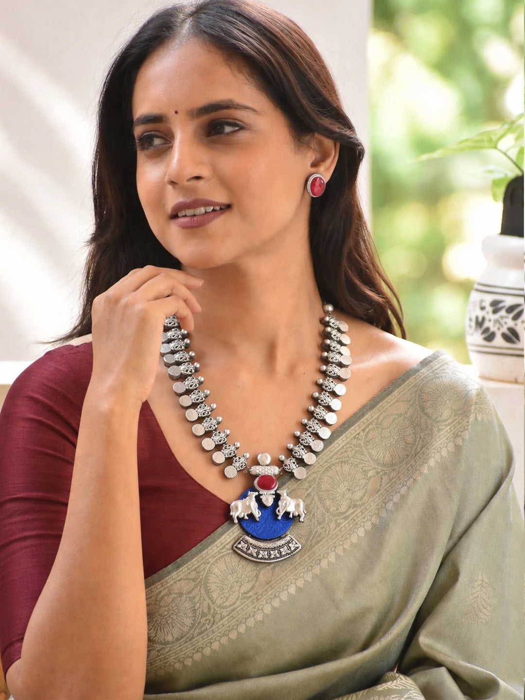 Neelika – Handmade Royal Blue, Ruby, Sapphire & Silver Twin Cow Pendant Necklace Set