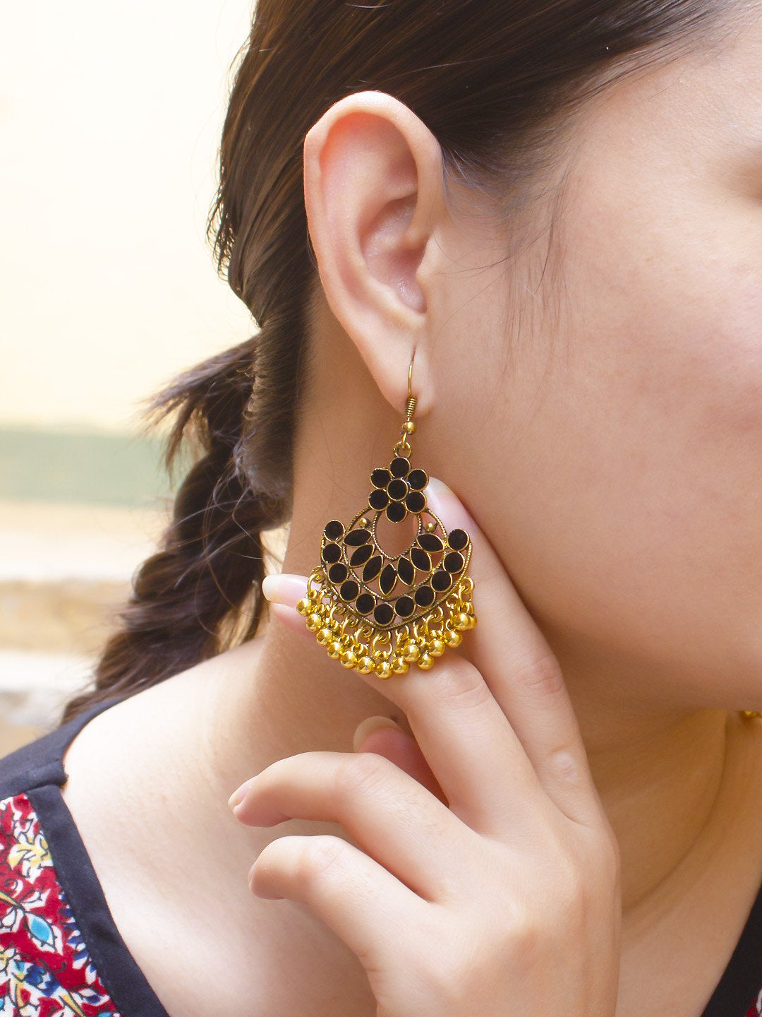 Floral Design Black Dangler Afghani Earring