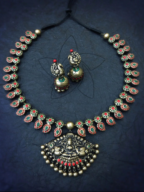 Lakshmi Design Hand Painted Terracotta Jewellery Set