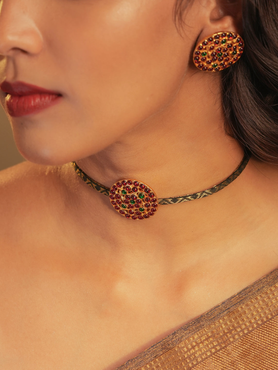 Zarimah — Gold Tone Temple Necklace Set- Jada Billa zari Choker Black