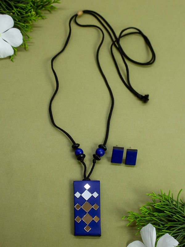 Blue Geometric Rectangular Shape Mirror Design Work Minimalistic Handmade Terracotta Necklace Set