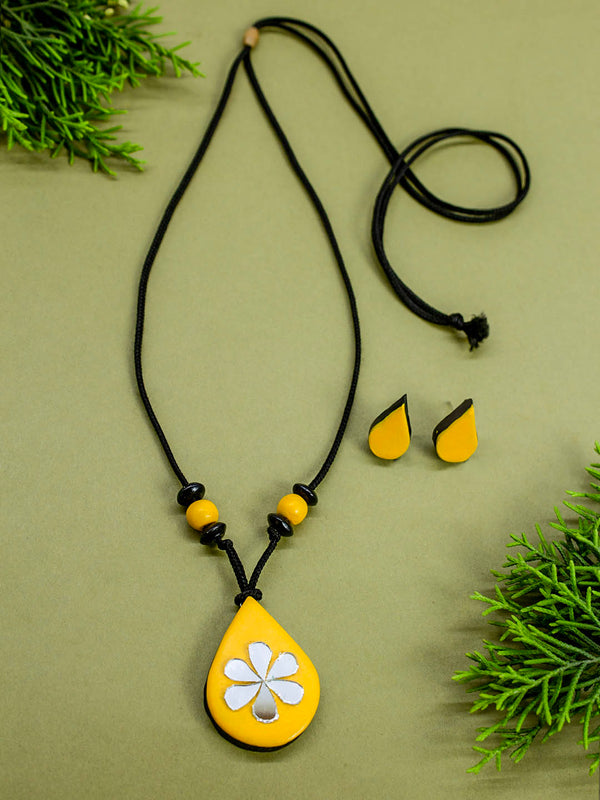 Yellow Pear Shape Mirror Design Work Minimalistic Handmade Terracotta Necklace Set