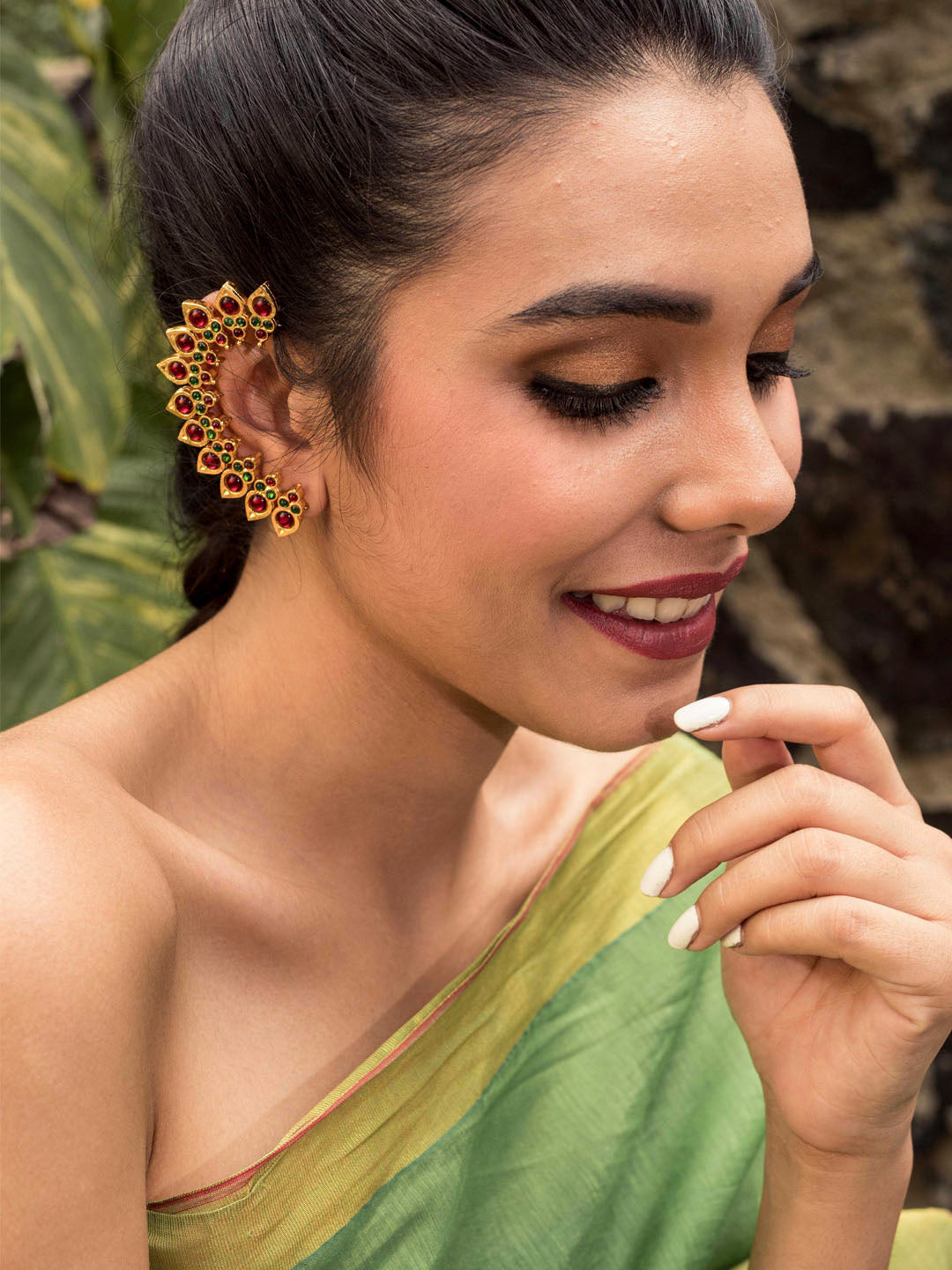 Designer Contemporary Leaf Design Ear Cuff With Kemp stones